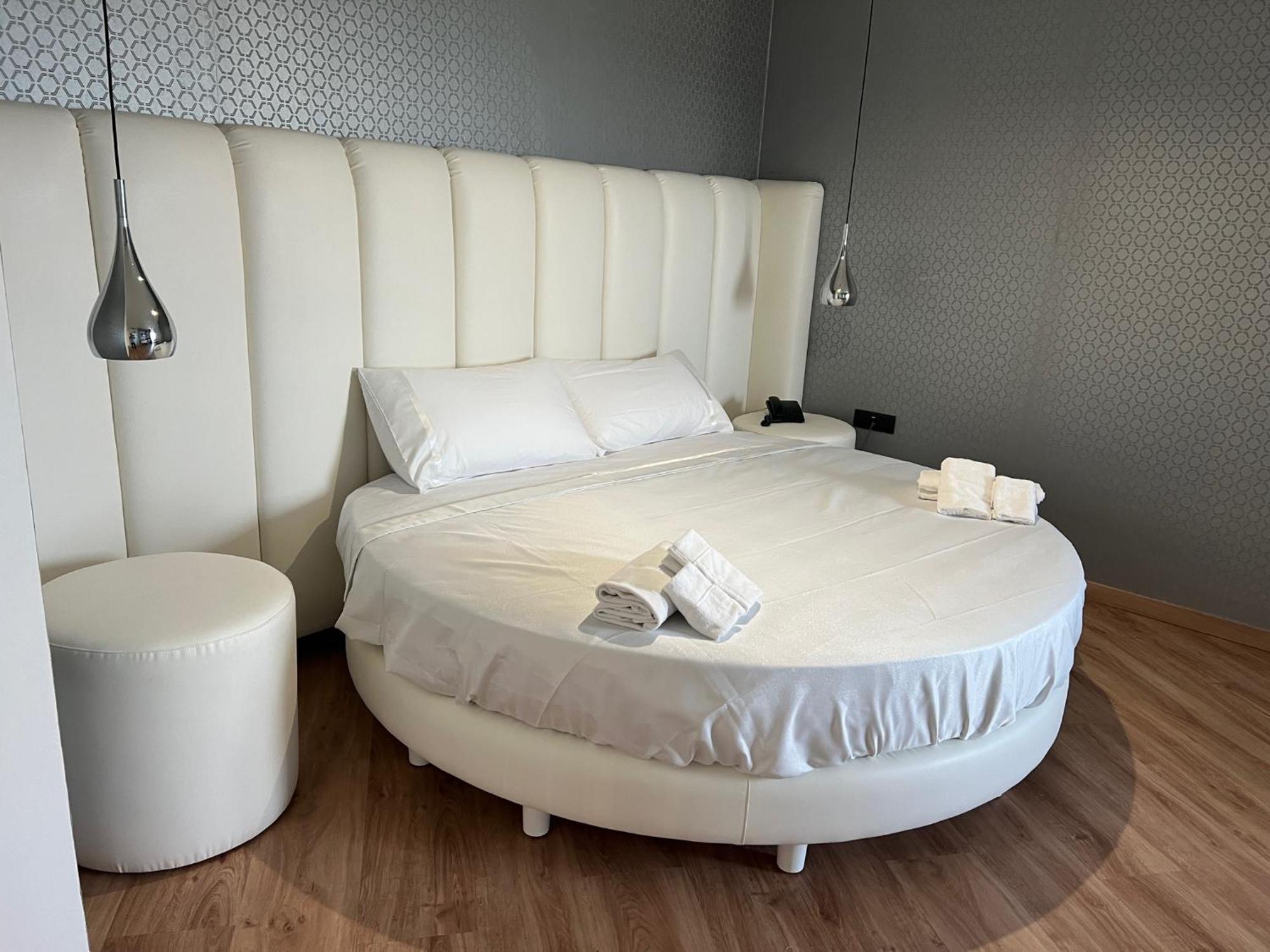 Park Hotel Mirabeau 蒙泰保内 外观 照片