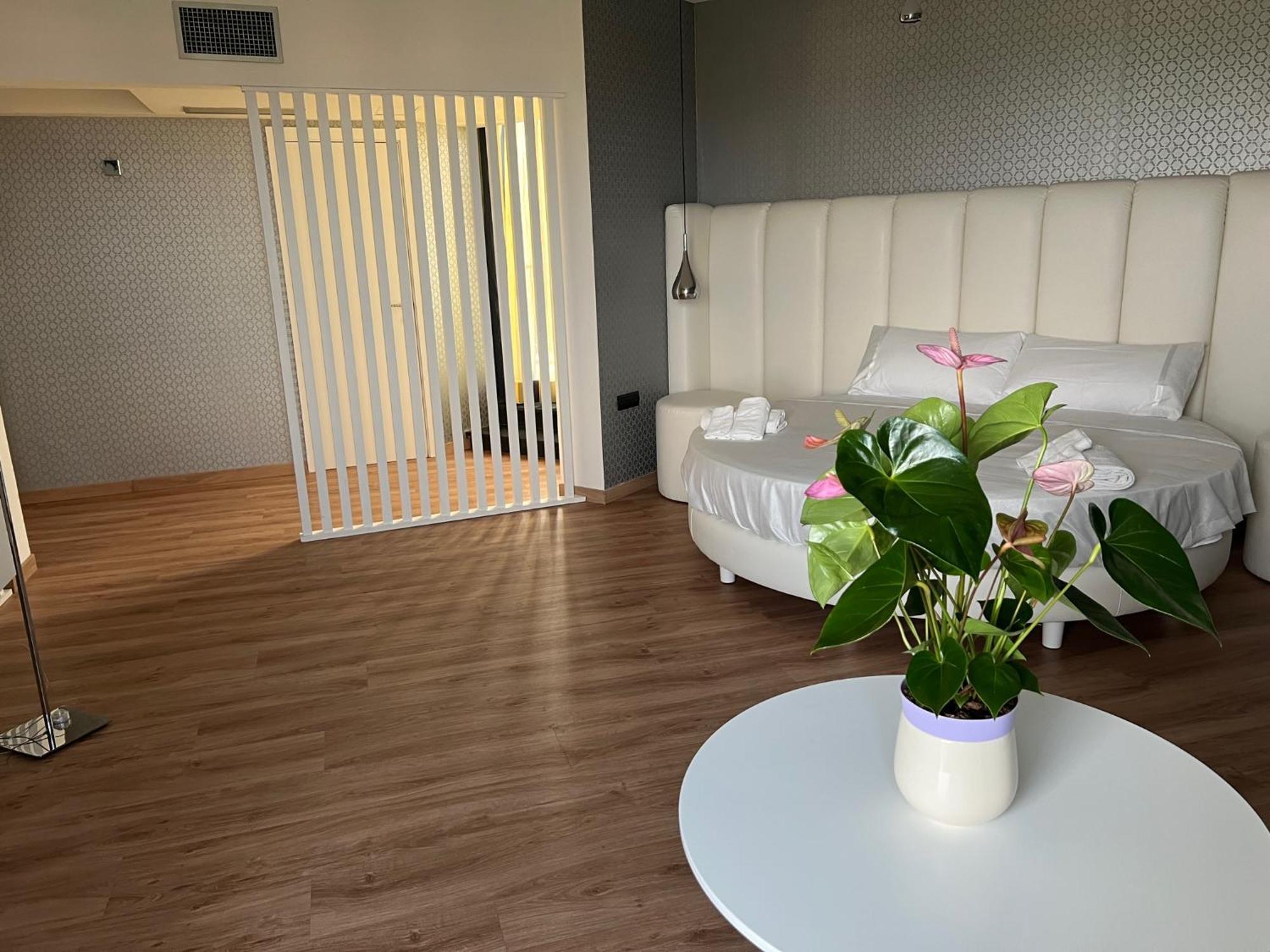 Park Hotel Mirabeau 蒙泰保内 外观 照片