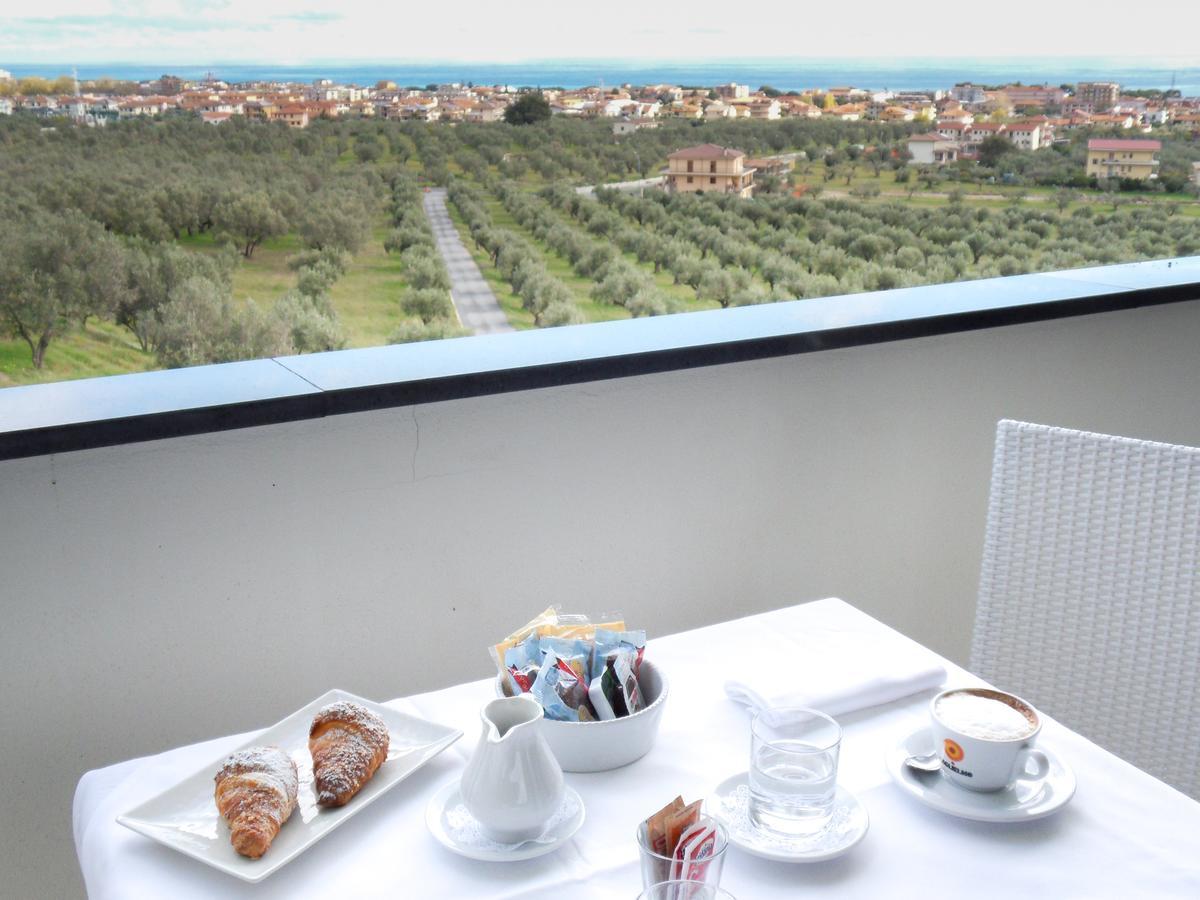 Park Hotel Mirabeau 蒙泰保内 外观 照片