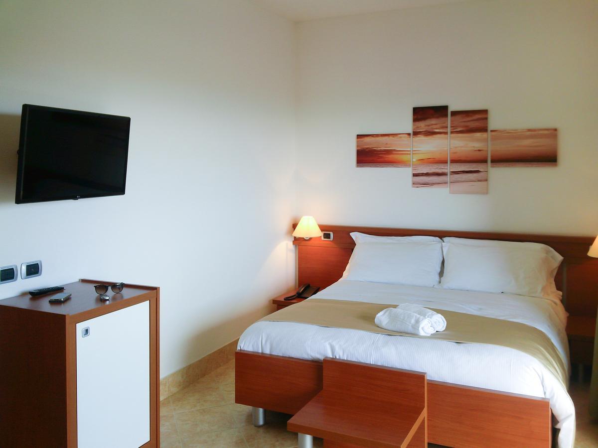 Park Hotel Mirabeau 蒙泰保内 外观 照片